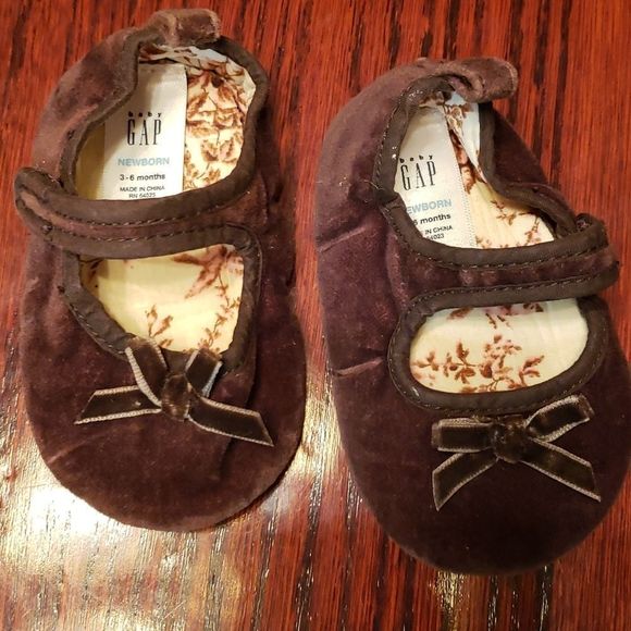 Baby Gap Sz 3-6 month Mary Janes - Picture 2 of 4